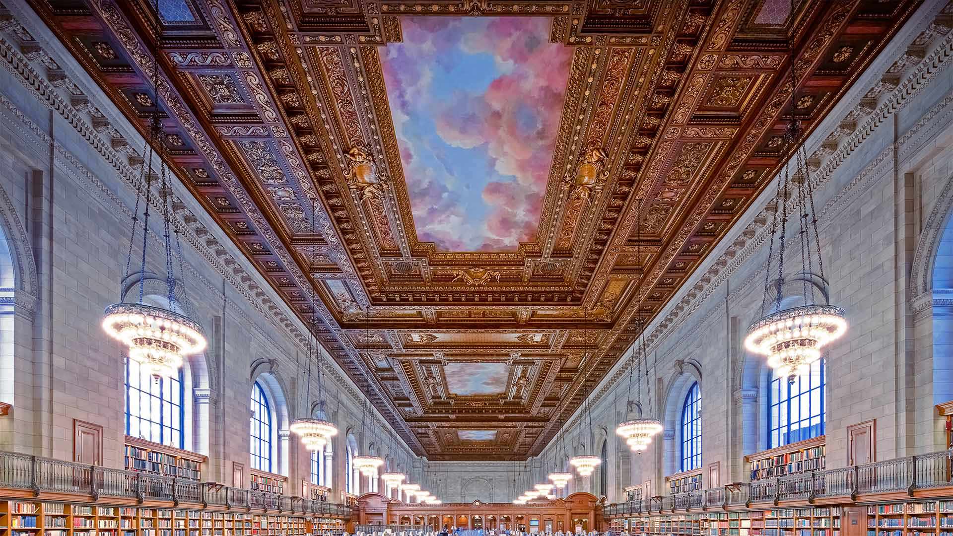 必应壁纸:纽约公共图书馆总部翻新后的玫瑰主阅览室，纽约市 (© Sascha Kilmer/Getty Images)