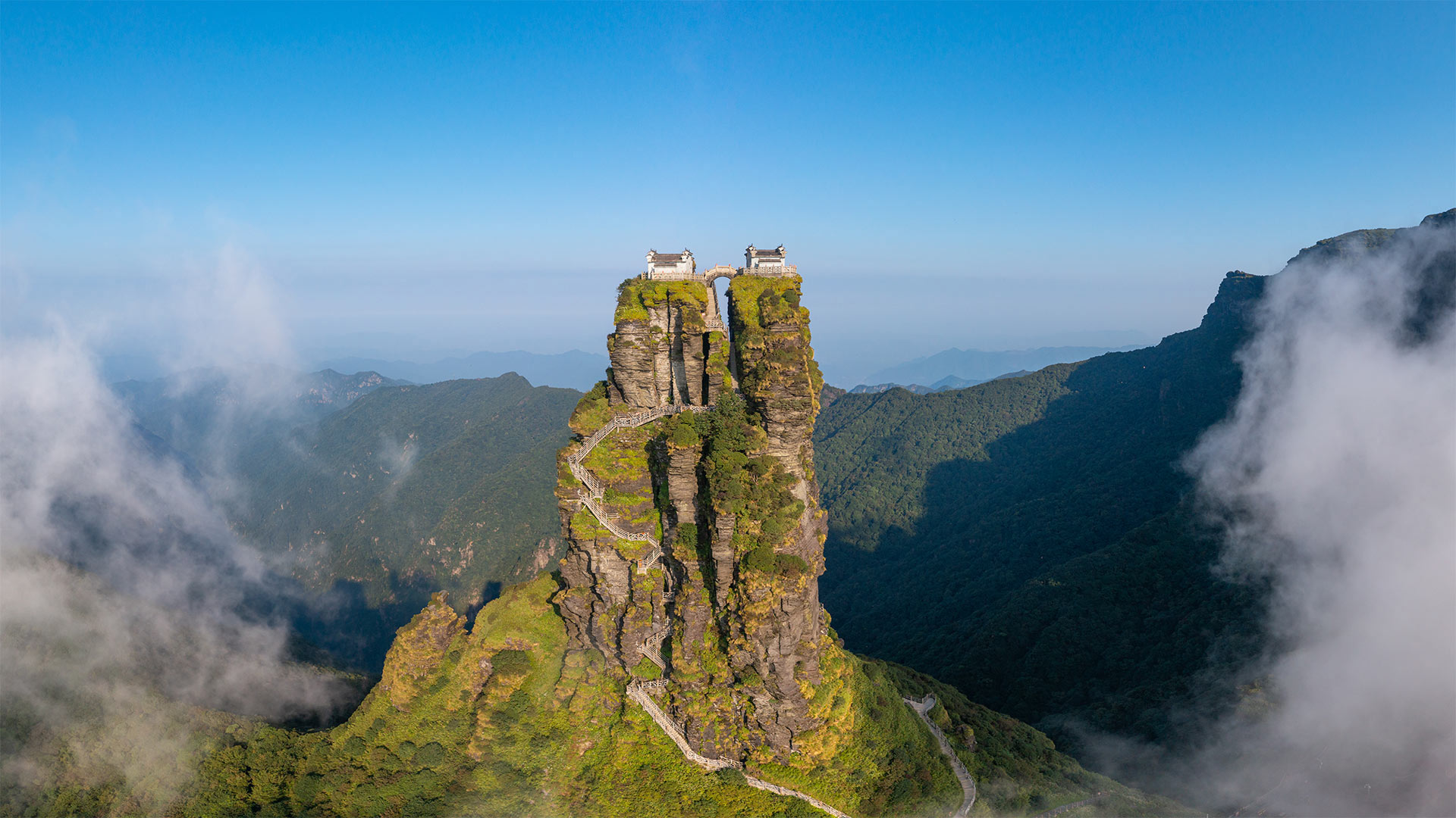 必应壁纸:梵净山，中国西南部