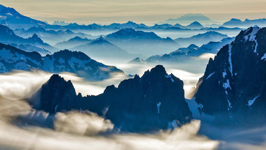 华盛顿州北瀑布国家公园，美国 (© Ethan Welty/Tandem Stills + Motion)_必应壁纸