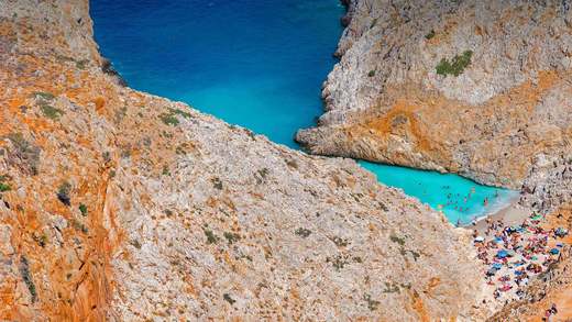 克里特岛上的海滩，希腊 (© Georgios Tsichlis/Alamy)_必应壁纸