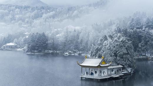 庐山冬季美景，中国江西省 (© silkwayrain/Getty Images)_必应壁纸
