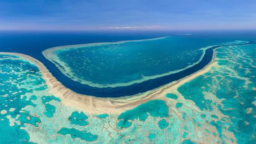 大堡礁的航拍图，澳大利亚 (© AirPano LLC/Amazing Aerial Agency)_必应壁纸