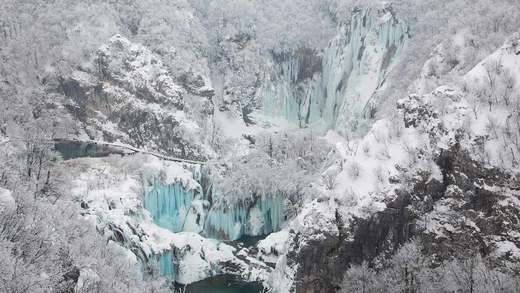 十六湖国家公园，克罗地亚 (© Massimo_S8/Getty Images)_必应壁纸